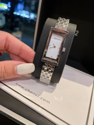 ساعة نسائية ماركة Gucci