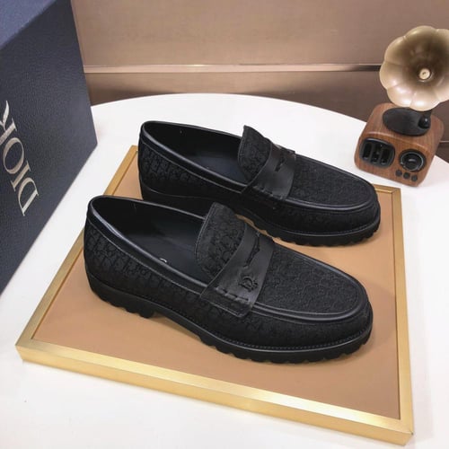 احذيه ماركة Dior & Gucci