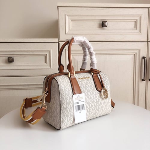 شنطة نسائية ماركة MK