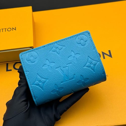 كارد ماركة LV