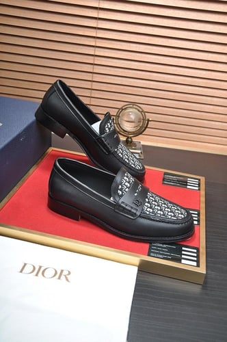 حذاء رجالي ماركة ‏Dior