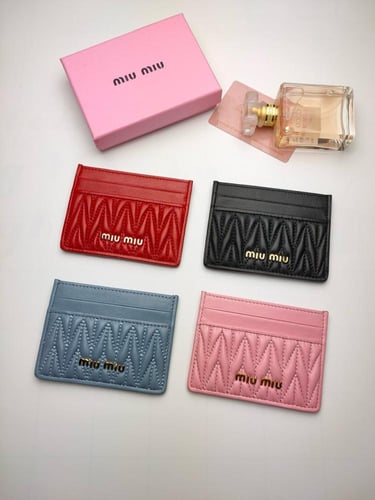 كارد ماركة Miumiu