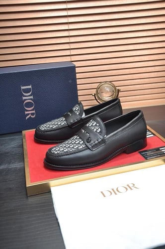 حذاء رجالي ماركة ‏Dior