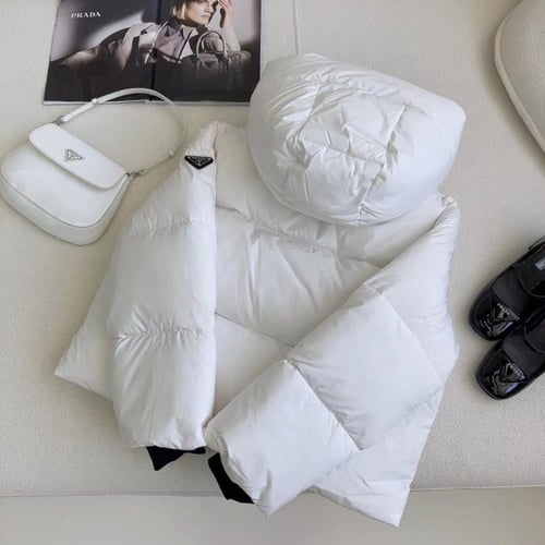 جاكيت ماركة Prada