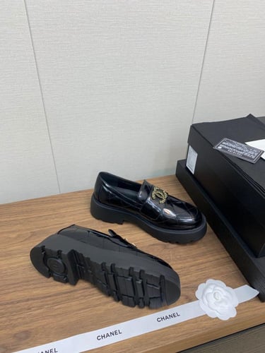 حذاء نسائي ماركة ‏Chanel