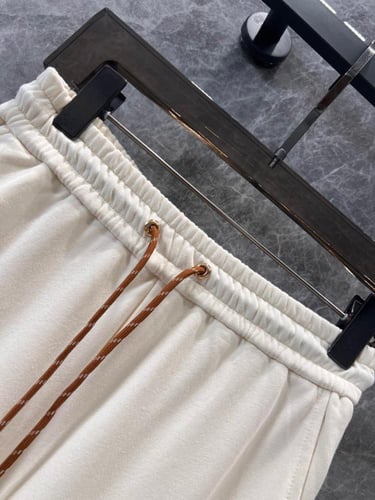 بنطال نسائي ماركة Miumiu