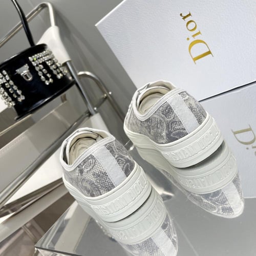 حذاء نسائي ماركة ‏Dior