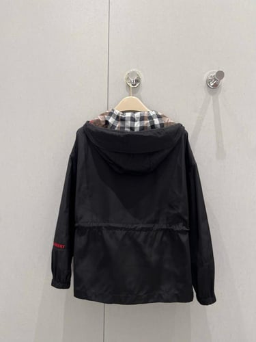 جاكيت نسائي ماركة Burberry