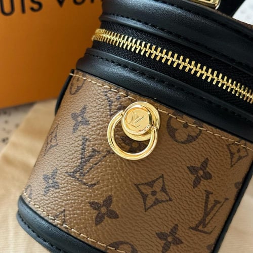 شنطه ماركة LV