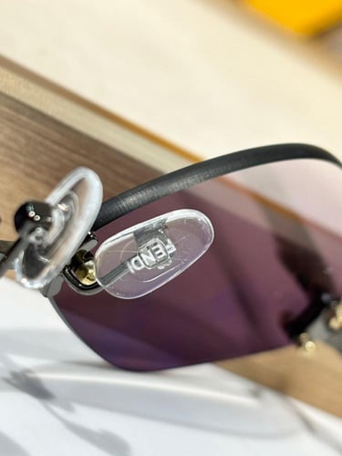 نظارة ماركة Fendi