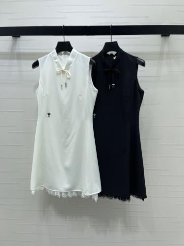 فستان ماركة Dior