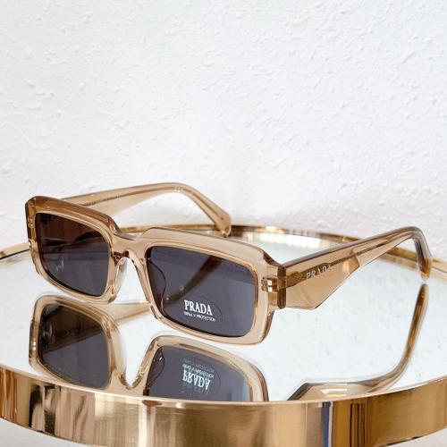 نظاره ماركة ‏Prada