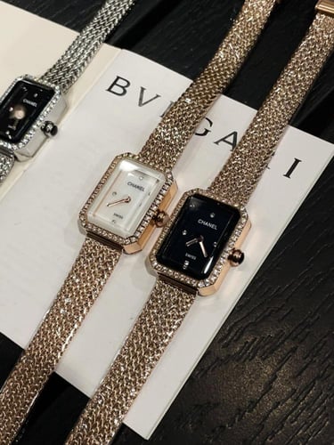 ساعة نسائية ماركة Chanel