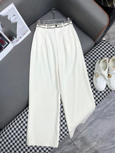 طقم نسائي ماركة Miumiu