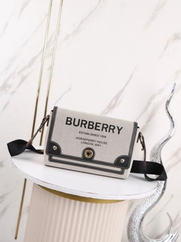 شنطة نسائية ماركة Burberry
