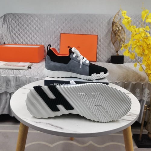 حذاء ماركة Hermès