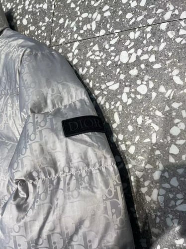 جاكيت ماركة Dior