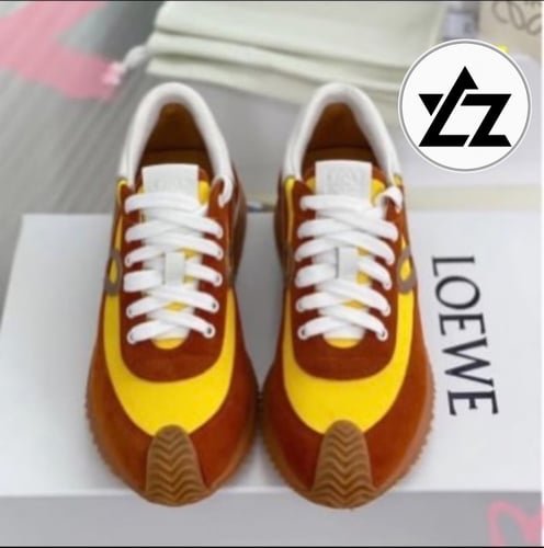 حذاء ماركة ‏Loewe