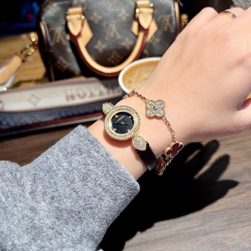 ساعة نسائية ماركة Boucheron