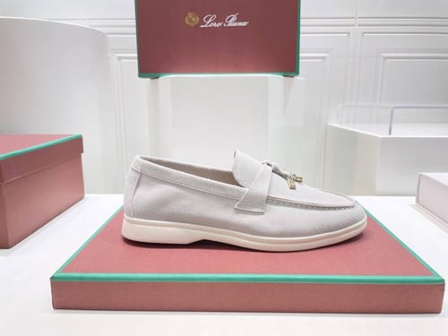 حذاء ماركة ‏Loro piana