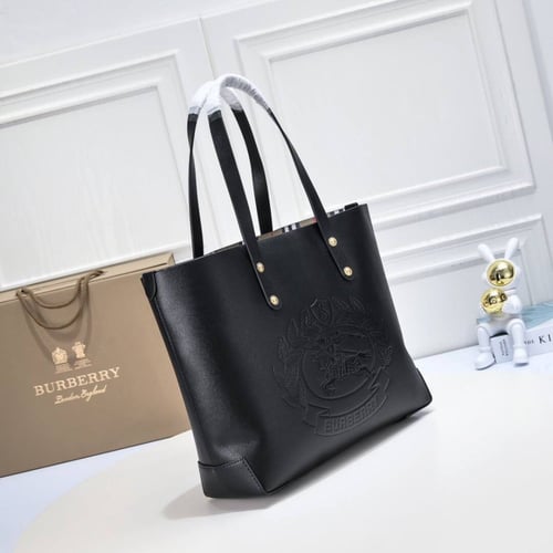 شنطة نسائية ماركة Burberry