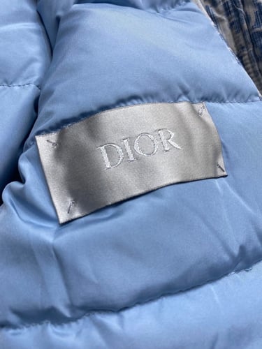 جاكيت ماركة Dior