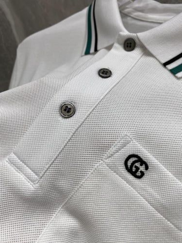 تي شيرت ماركات متنوعة