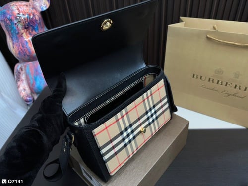 شنطة نسائية ماركة Burberry