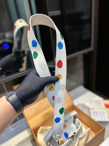 شنطه نسائية ماركة LV