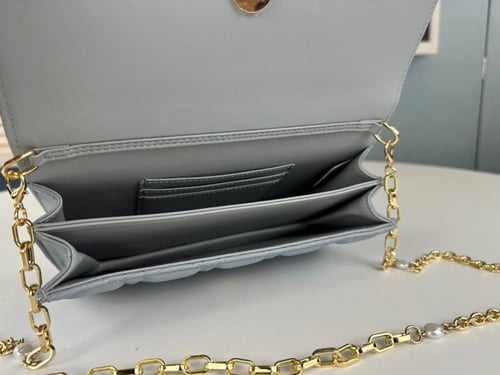 شنطة نسائية ماركة Dior