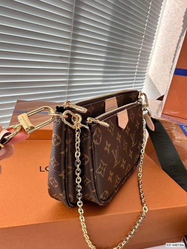 شنطة نسائية ماركة LV