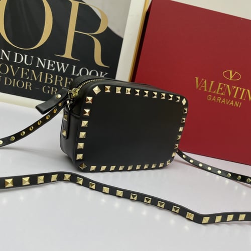 شنطة نسائية ماركة Valentino