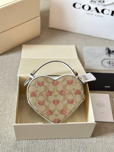شنطة نسائية ماركة ‏Coach