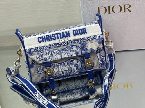 شنطة نسائية ماركة Dior