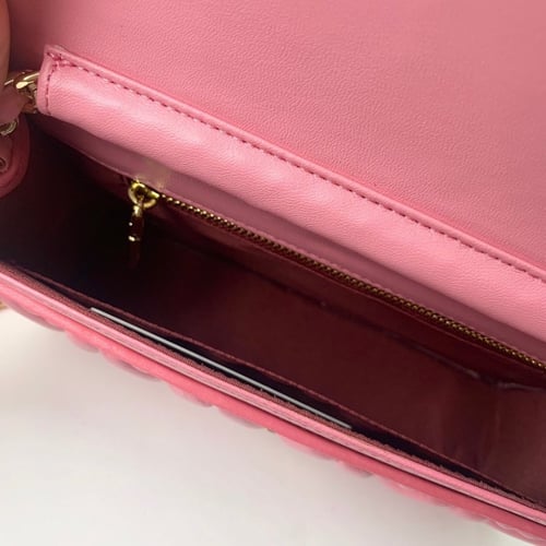 شنطة نسائية ماركة Miumiu