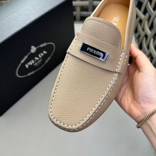 حذاء رجالي ماركة Prada