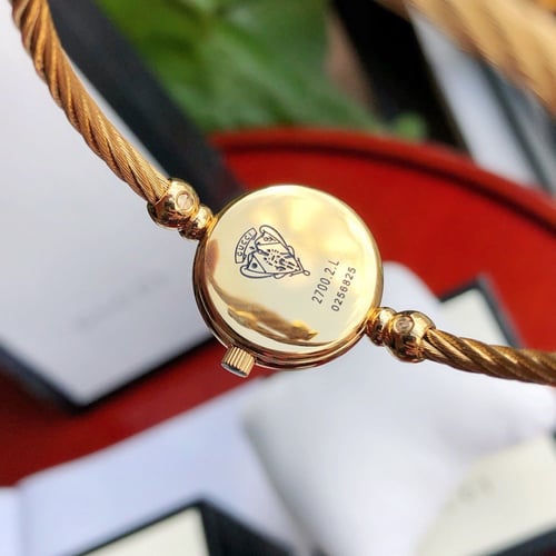 ساعة نسائية ماركة Gucci