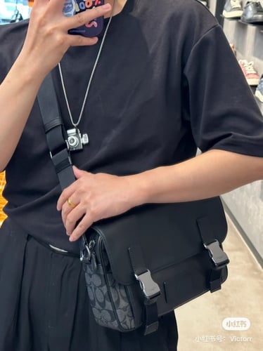 شنطة ماركة Coach