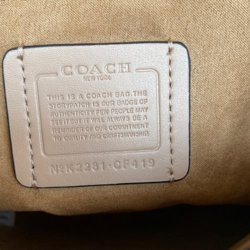 شنطة نسائية ماركة Coach