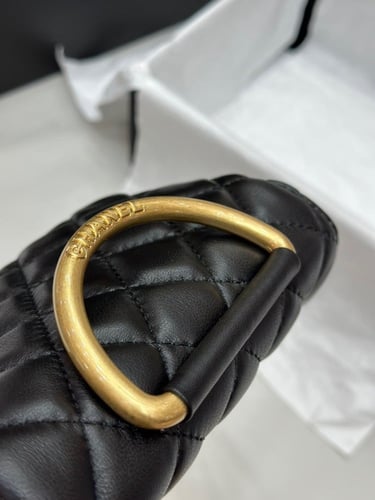 شنطة نسائية ماركة Chanel