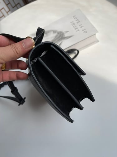 شنطة نسائية ماركة Tory burch