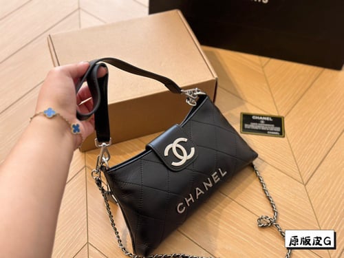 شنطة نسائيه ماركة Chanel
