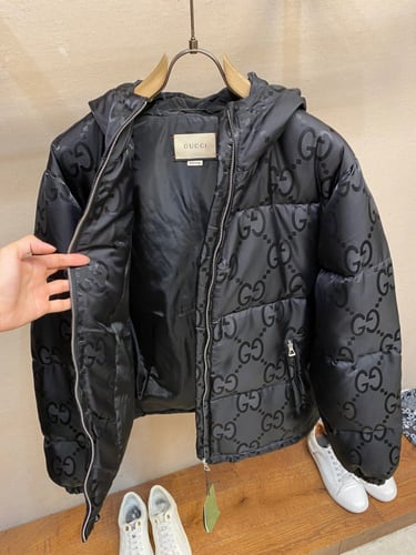 جاكيت ماركة Gucci