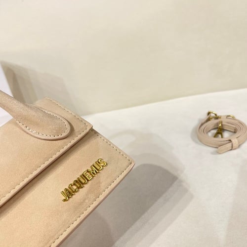 شنطة نسائية ماركة ‏JACQUEMUS