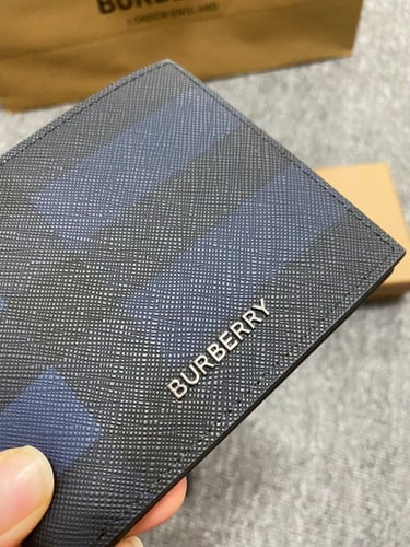 كارد ماركة Burberry