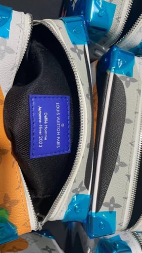 شنطة ماركة LV