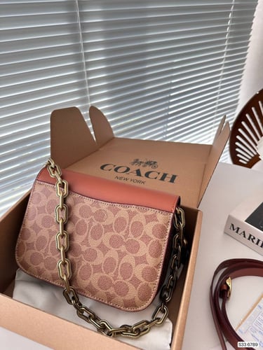 شنطة نسائية ماركة ‏Coach