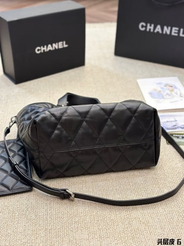 شنطة نسائية ماركة Chanel