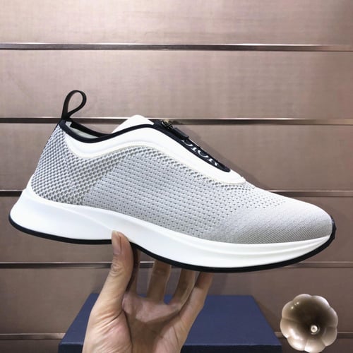 حذاء ماركة Dior