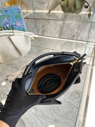 شنطه نسائية ماركة Loewe